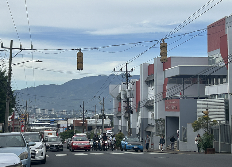 calle frente a la rectoría